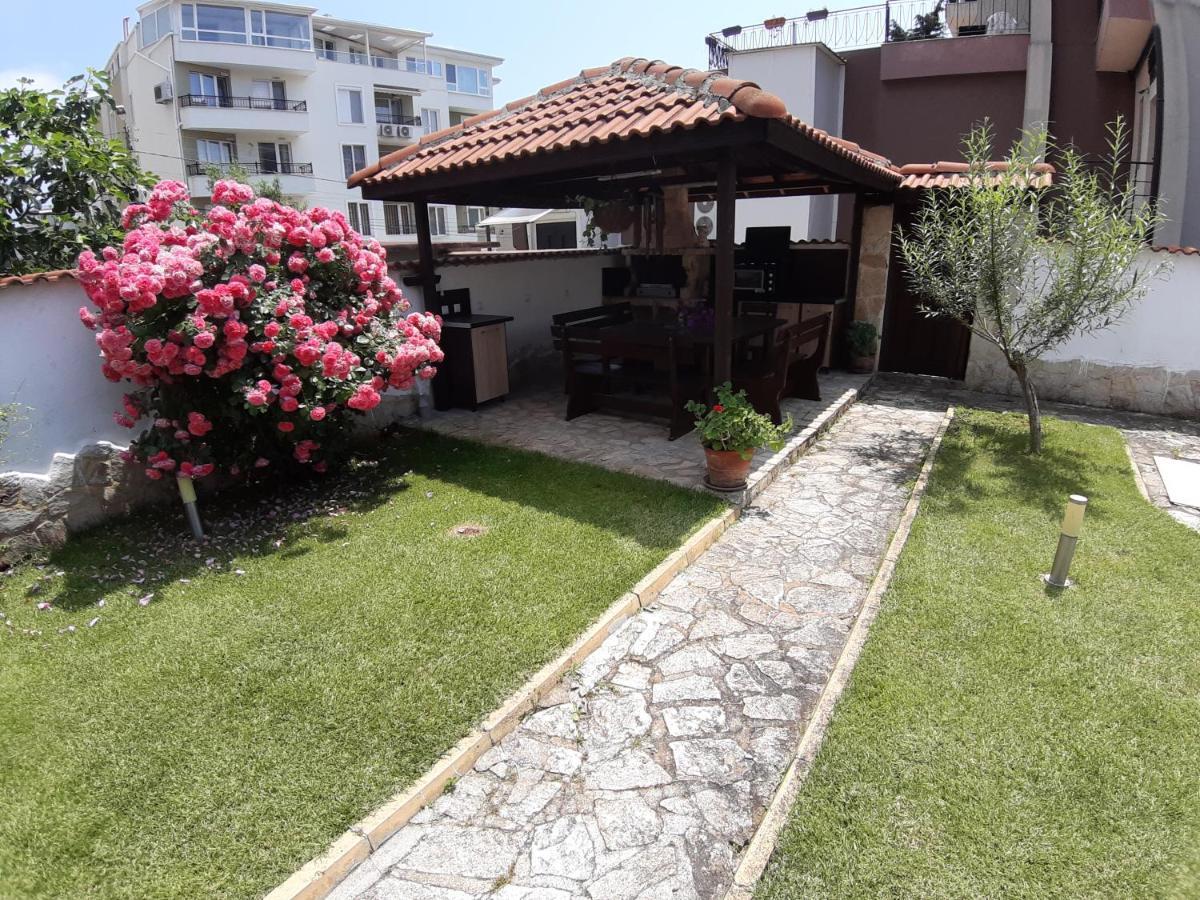 Guest Rooms Deva Burgas Exterior foto