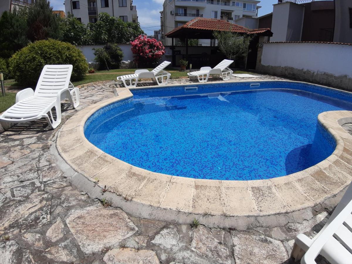 Guest Rooms Deva Burgas Exterior foto
