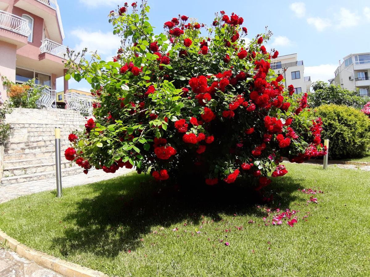 Guest Rooms Deva Burgas Exterior foto